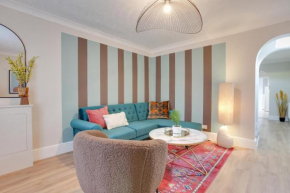 Ann’s Place - 2 Bed House Central Romford - Free Parking & Garden Romford